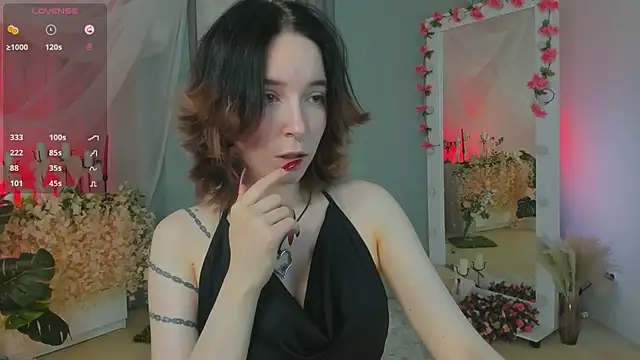 Snapshot of lilithlunna chatting on March 5, 4:35 pm lilithlunna online show from March 5, 4:35 pm