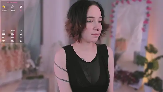 Snapshot of lilithlunna chatting on March 13, 4:56 pm lilithlunna online show from March 13, 4:56 pm