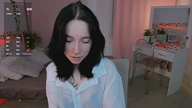 Snapshot of lilithlunna chatting on December 4, 12:47 pm lilithlunna online show from December 4, 12:47 pm