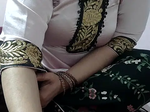 Housewife12 online show from December 22, 11:18 am