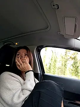 sansan2411 online show from November 12, 1:00 pm