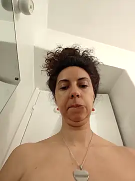 Snapshot of naughty69curls chatting on April 2, 8:17 pm naughty69curls online show from April 2, 8:17 pm