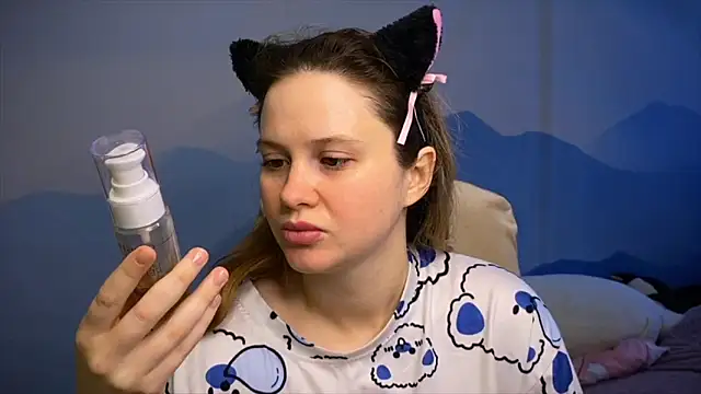 Snapshot of IlonaMurf chatting on February 21, 7:20 am IlonaMurf online show from February 21, 7:20 am