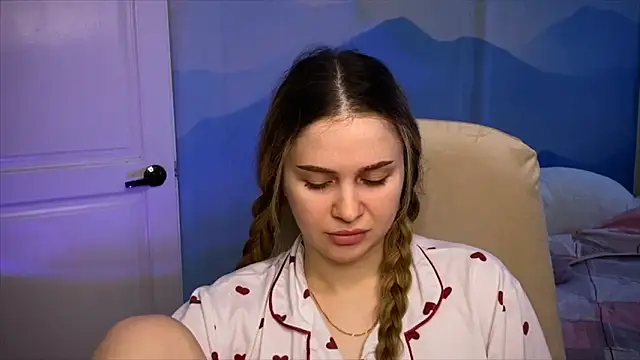 Snapshot of IlonaMurf chatting on March 5, 8:54 am IlonaMurf online show from March 5, 8:54 am