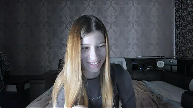 Snapshot of Agnes_Allenn chatting on October 24, 10:22 am Agnes Allenn online show from October 24, 10:22 am