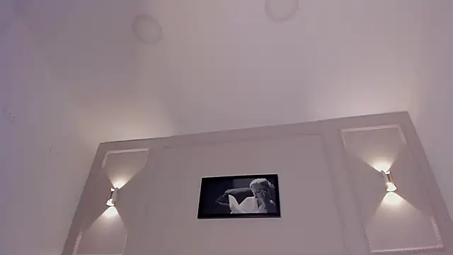anniemartinezz online show from February 12, 12:33 pm