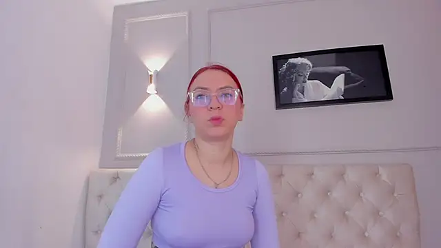 anniemartinezz online show from February 13, 12:32 pm