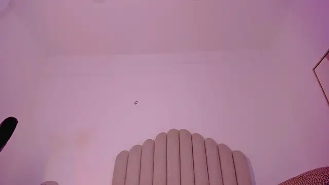 anniemartinezz online show from March 4, 5:45 pm
