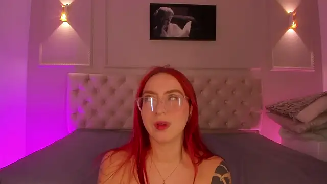 anniemartinezz online show from September 14, 1:32 pm