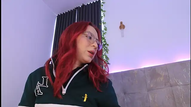 anniemartinezz online show from September 19, 12:50 pm