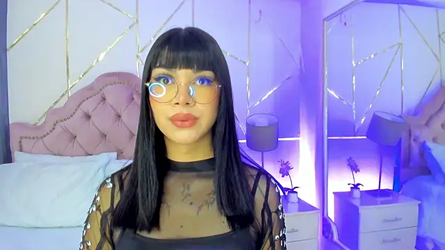 RoseCassie online show from January 22, 1:21 pm