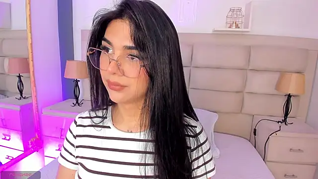 RoseCassie online show from October 20, 1:44 pm