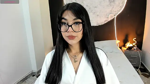 RoseCassie online show from December 15, 1:26 pm