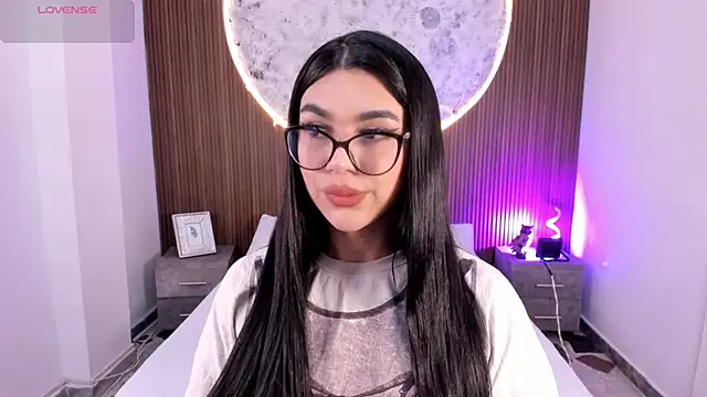 RoseCassie online show from December 18, 1:50 pm