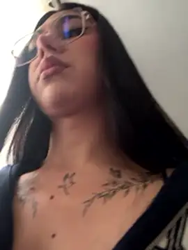 RoseCassie online show from January 8, 12:18 pm