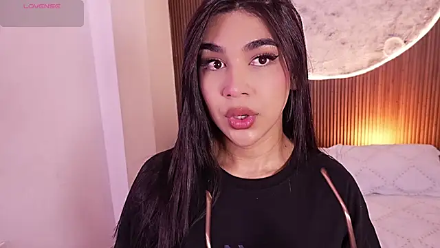 Snapshot of RoseCassie chatting on February 18, 12:56 pm RoseCassie online show from February 18, 12:56 pm