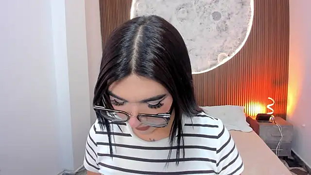 Snapshot of RoseCassie chatting on March 4, 1:39 pm RoseCassie online show from March 4, 1:39 pm