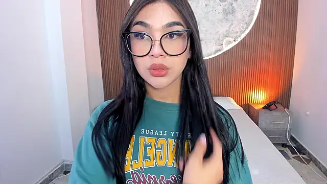 Snapshot of RoseCassie chatting on March 9, 1:59 pm RoseCassie online show from March 9, 1:59 pm