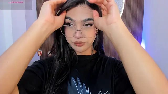 Snapshot of RoseCassie chatting on March 14, 1:27 pm RoseCassie online show from March 14, 1:27 pm