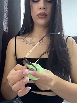 Snapshot of RoseCassie chatting on March 24, 12:54 pm RoseCassie online show from March 24, 12:54 pm