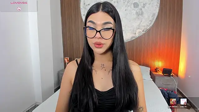 Snapshot of RoseCassie chatting on March 29, 12:05 pm RoseCassie online show from March 29, 12:05 pm