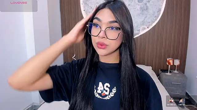 Snapshot of RoseCassie chatting on April 22, 1:45 pm RoseCassie online show from April 22, 1:45 pm