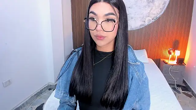 Snapshot of RoseCassie chatting on April 27, 1:09 pm RoseCassie online show from April 27, 1:09 pm