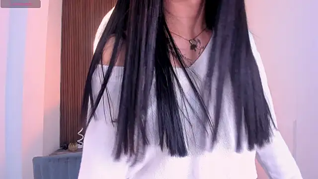 Snapshot of RoseCassie chatting on May 4, 1:51 pm RoseCassie online show from May 4, 1:51 pm