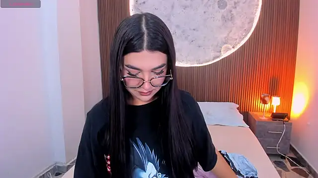 Snapshot of RoseCassie chatting on May 5, 1:30 pm RoseCassie online show from May 5, 1:30 pm