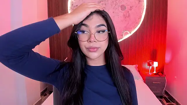 Snapshot of RoseCassie chatting on May 10, 2:33 pm RoseCassie online show from May 10, 2:33 pm
