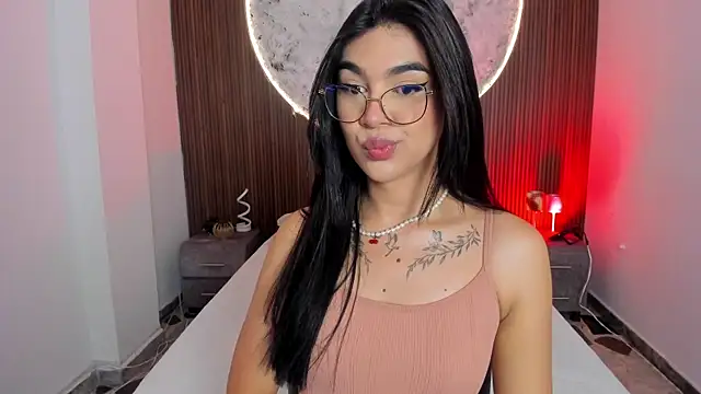 Snapshot of RoseCassie chatting on May 11, 1:17 pm RoseCassie online show from May 11, 1:17 pm