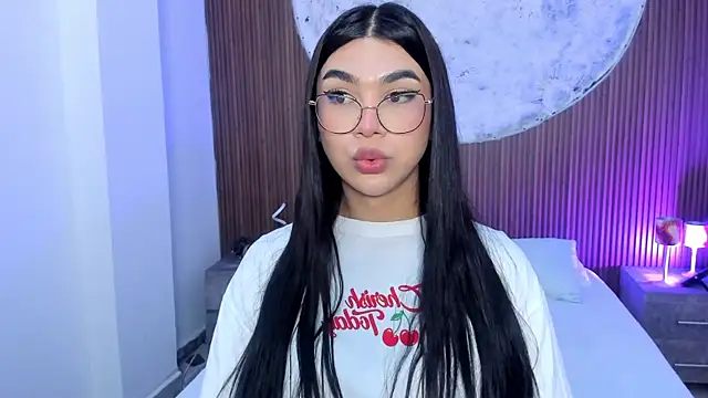 Snapshot of RoseCassie chatting on May 12, 2:03 pm RoseCassie online show from May 12, 2:03 pm