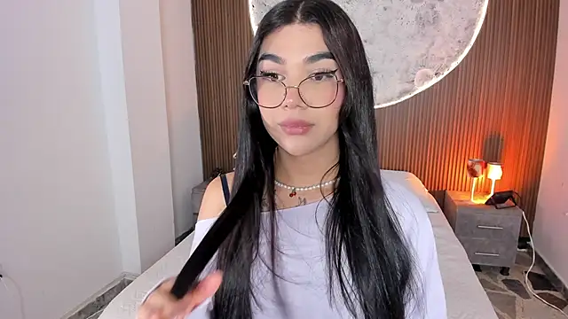 Snapshot of RoseCassie chatting on May 15, 1:29 pm RoseCassie online show from May 15, 1:29 pm