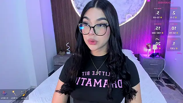 Snapshot of RoseCassie chatting on May 19, 12:44 pm RoseCassie online show from May 19, 12:44 pm
