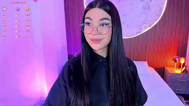 Snapshot of RoseCassie chatting on May 24, 1:27 pm RoseCassie online show from May 24, 1:27 pm
