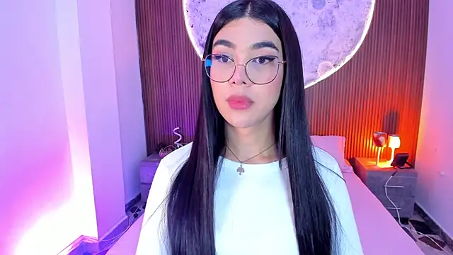 Snapshot of RoseCassie chatting on May 26, 1:07 pm RoseCassie online show from May 26, 1:07 pm