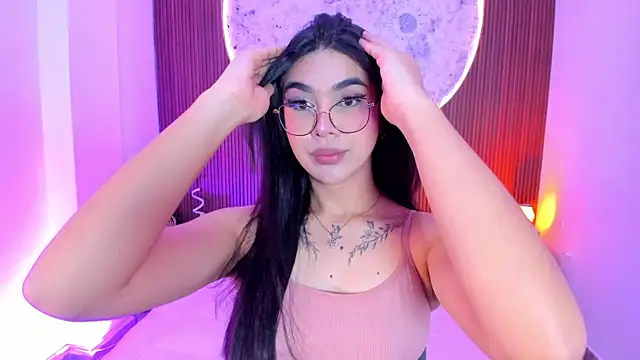 Snapshot of RoseCassie chatting on May 27, 1:19 pm RoseCassie online show from May 27, 1:19 pm