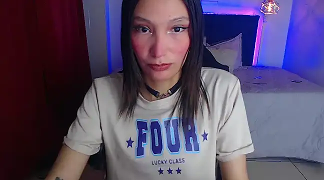 mia collens online show from February 3, 1:41 am