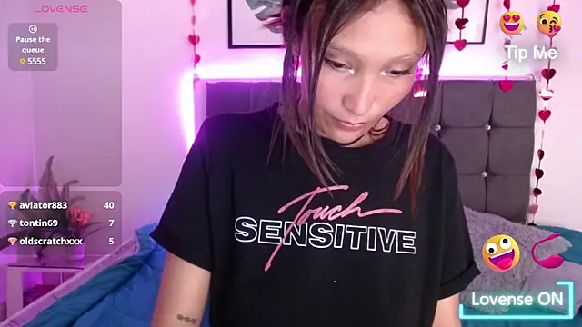 mia collens online show from March 16, 4:09 am