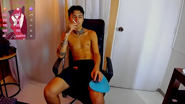 Snapshot of hinata_itachi chatting on February 21, 6:18 am hinata itachi online show from February 21, 6:18 am