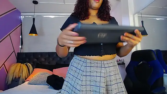 lauraltt online show from December 30, 1:14 pm