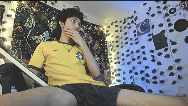 Snapshot of skinny_dann chatting on July 23, 3:26 am skinny dann online show from July 23, 3:26 am