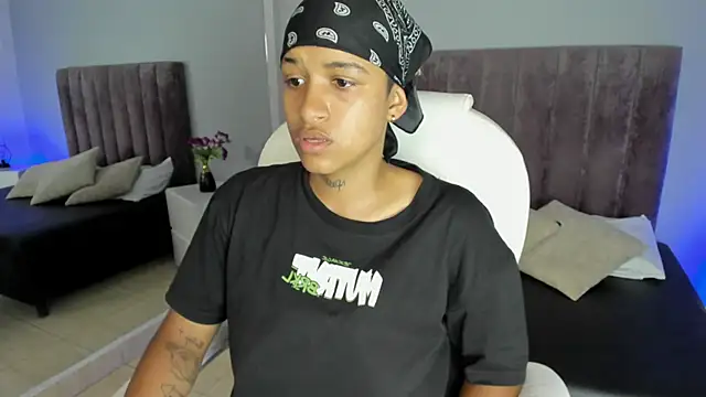 Dominick jones online show from January 29, 8:14 pm