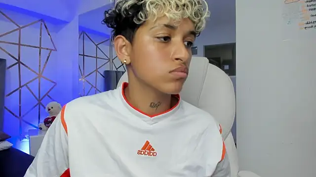 Dominick jones online show from February 4, 1:56 am