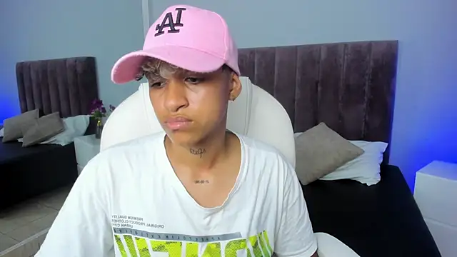 Dominick jones online show from February 7, 7:59 pm