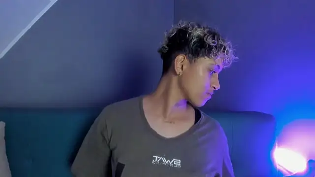 Dominick jones online show from February 28, 10:50 pm