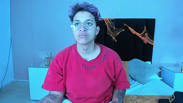 Dominick jones online show from October 16, 6:25 am