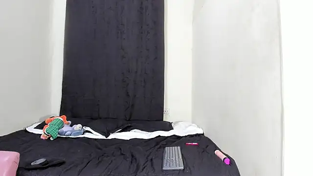 Mariana 16  online show from January 9, 4:39 pm