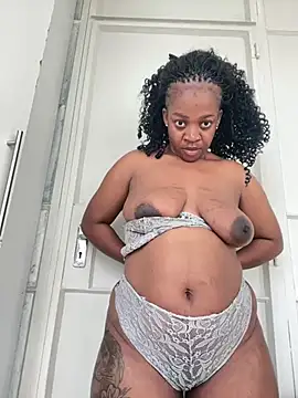 beverlyxxxx online show from March 12, 2:45 pm