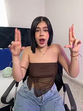 Lily Woodz online show from February 3, 7:08 pm